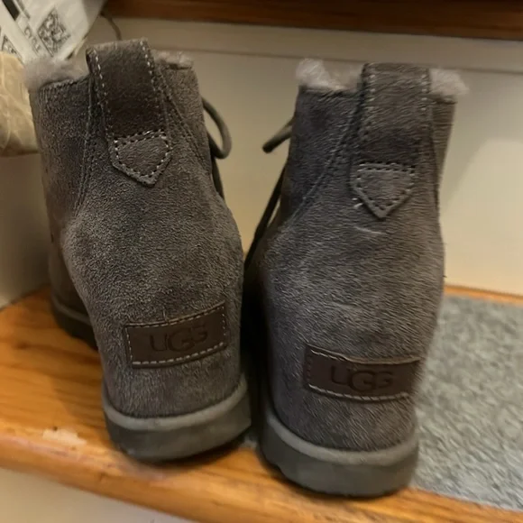 Gently loved UGG wedge booties - Picture 3 of 3